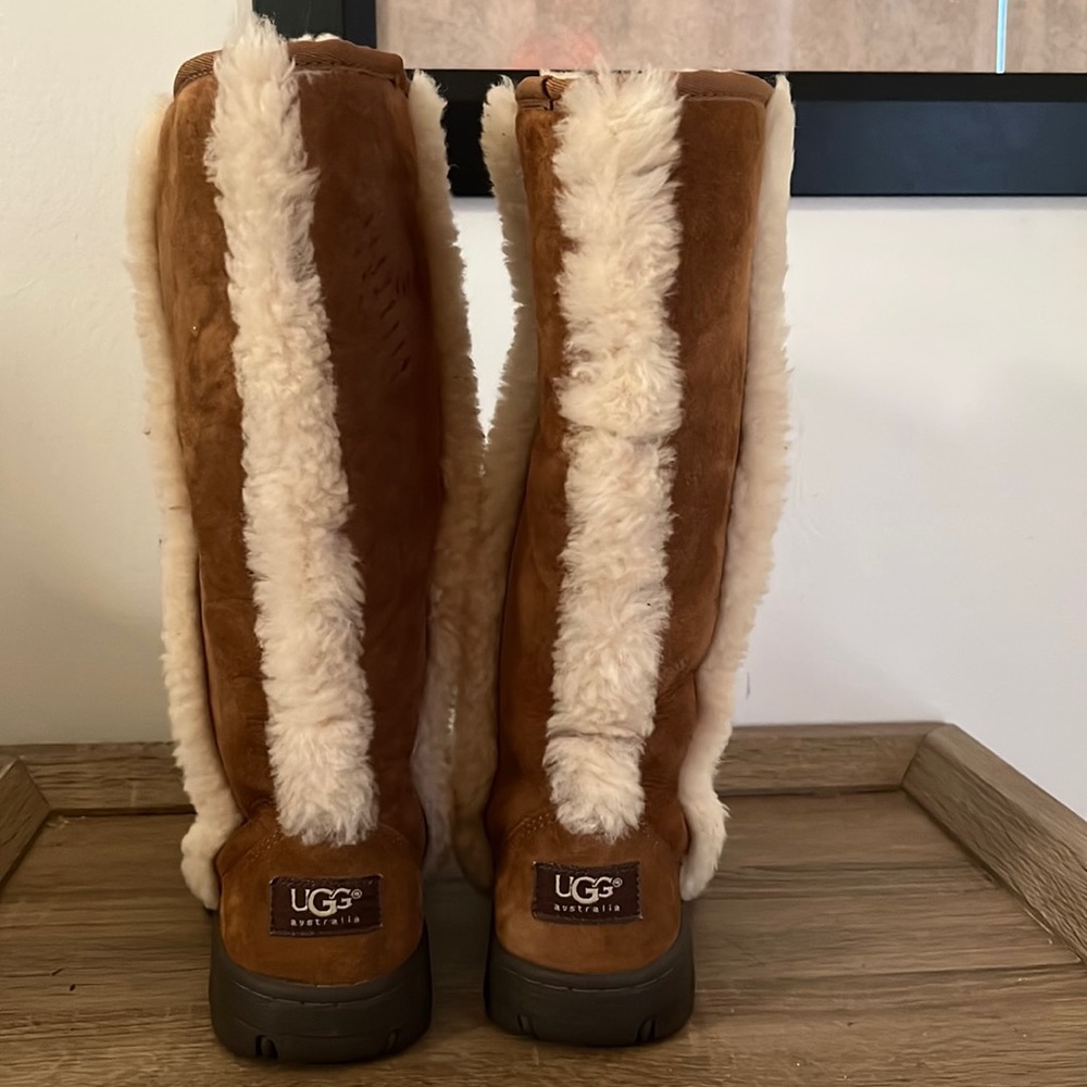 Chestnut Suede UGG boots, size 7